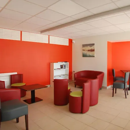 Du Cantal - Meubles Avec Kitchenette Et Chambres Sans Kitchenette