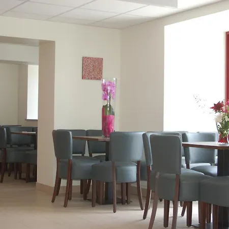 Du Cantal - Meubles Avec Kitchenette Et Chambres Sans Kitchenette Condat (Cantal)