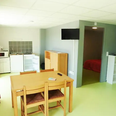 Du Cantal - Meubles Avec Kitchenette Et Chambres Sans Kitchenette Aparthotel