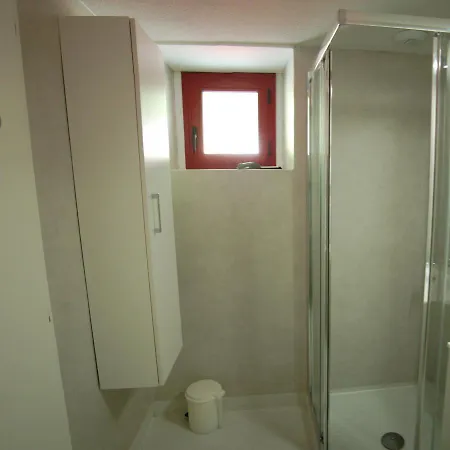 Du Cantal - Meubles Avec Kitchenette Et Chambres Sans Kitchenette Aparthotel